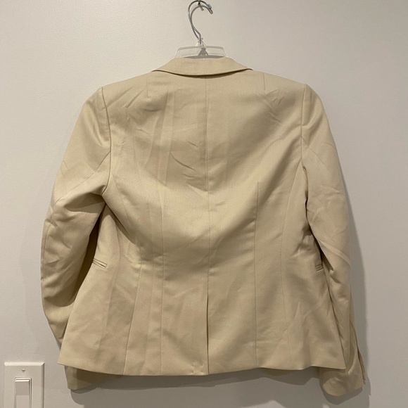 H&M New Blazer, 1 Button Tan - Picture 5 of 5